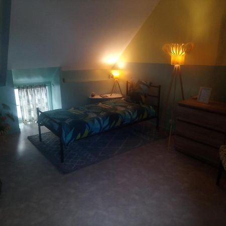 Bienvenue Guest House Saint-Pierre-de-Plesguen ภายนอก รูปภาพ