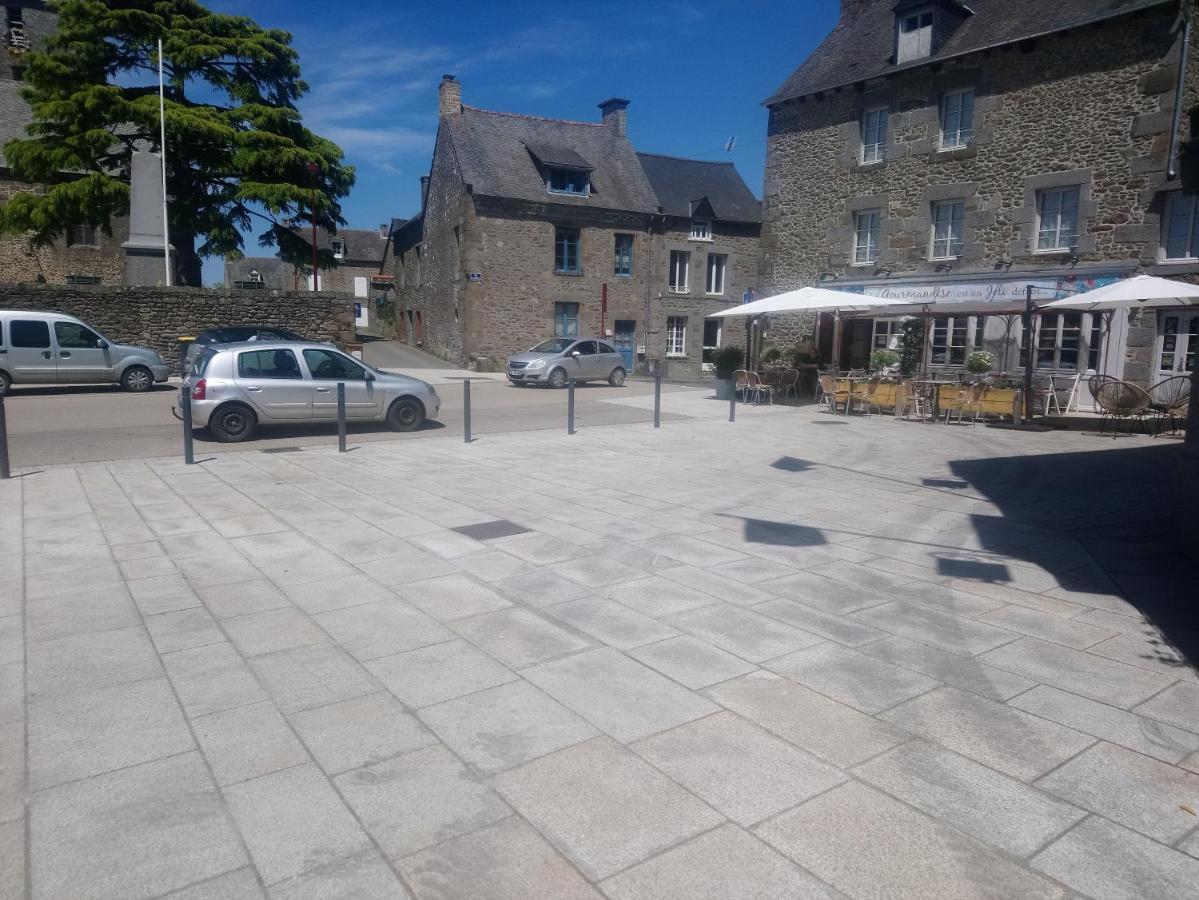 Bienvenue Guest House Saint-Pierre-de-Plesguen ภายนอก รูปภาพ