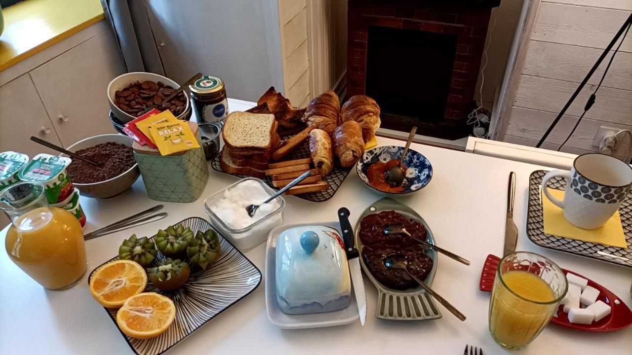 Bienvenue Guest House Saint-Pierre-de-Plesguen ภายนอก รูปภาพ